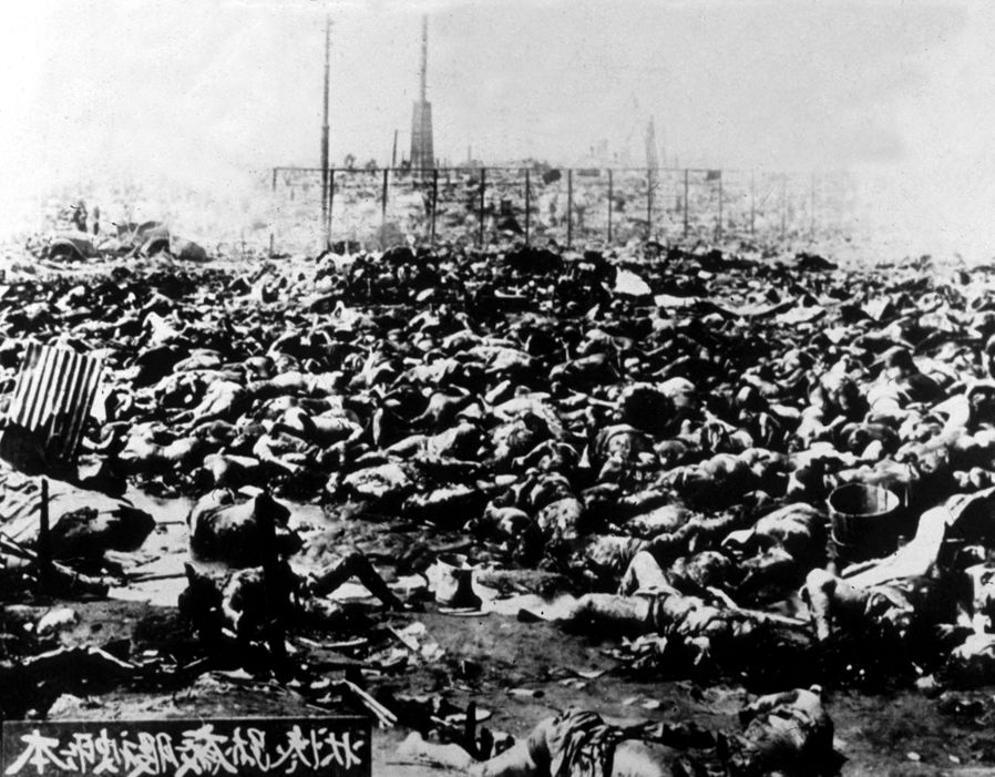 Victimes Hiroshima 2.jpg